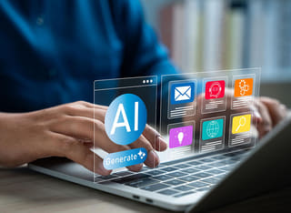 Principiante en criptomonedas aprendiendo las bases del trading automatizado con IA